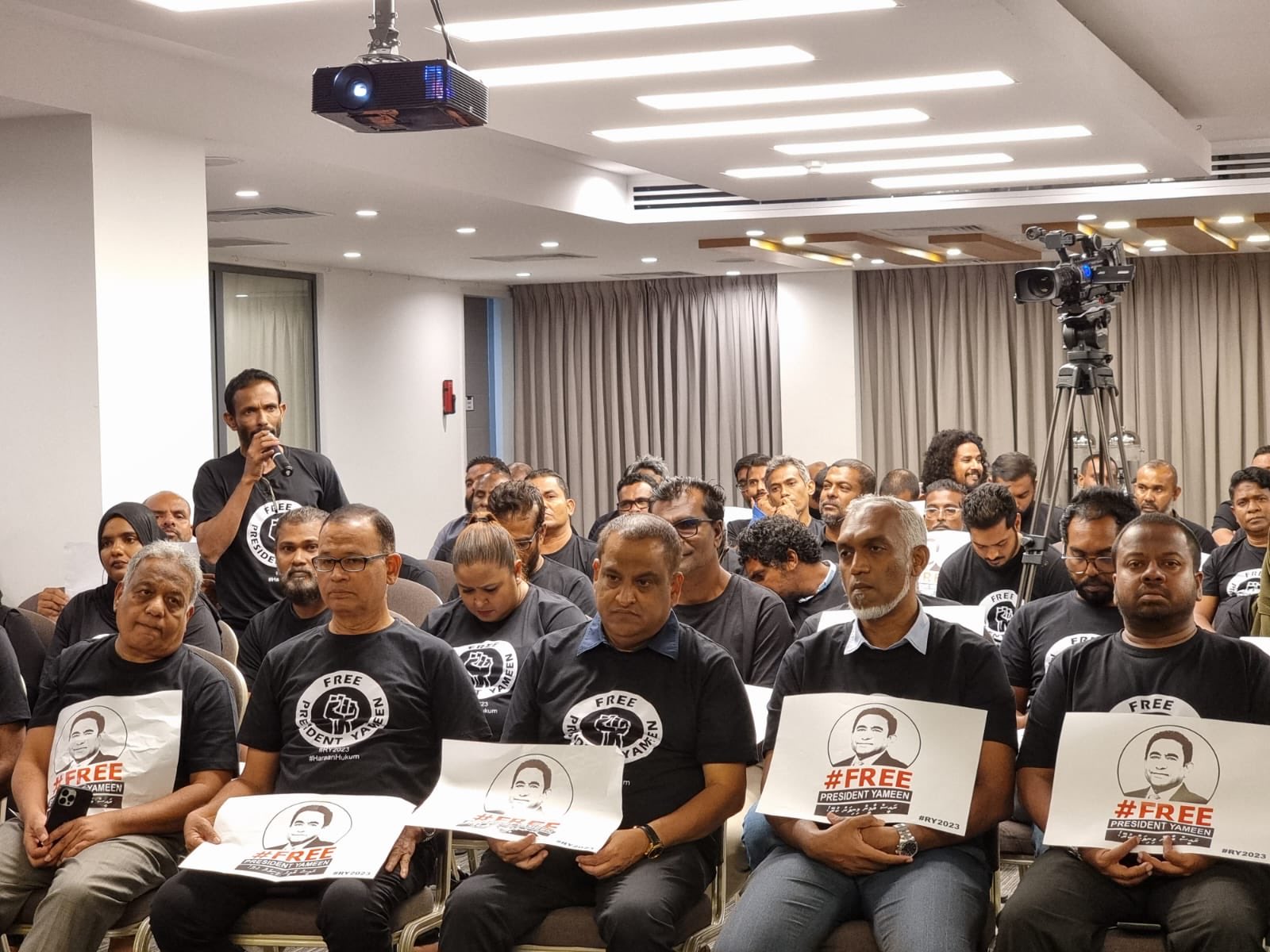 ރައީސް ޔާމީން ރާއްޖޭގެ ރައީސްކަމަަށް ގެނައުމަށް އިދިކޮޅުން ގަރާރެއް ފާސްކޮށްފި