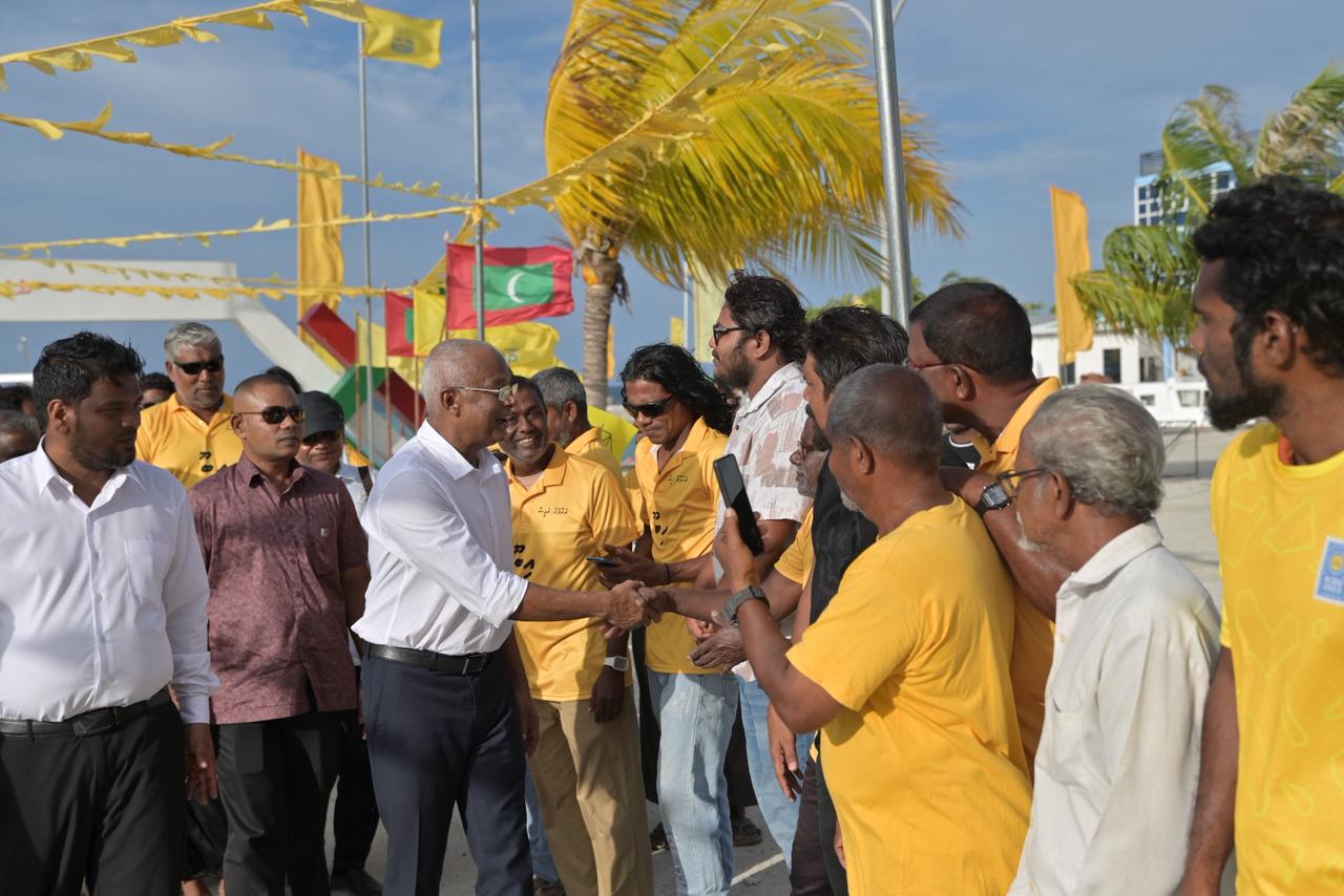 ބޮޑުފުޅުދޫއިން ރައީސް ސޯލިހަށް ހޫނު މަރުހަބާއެއް