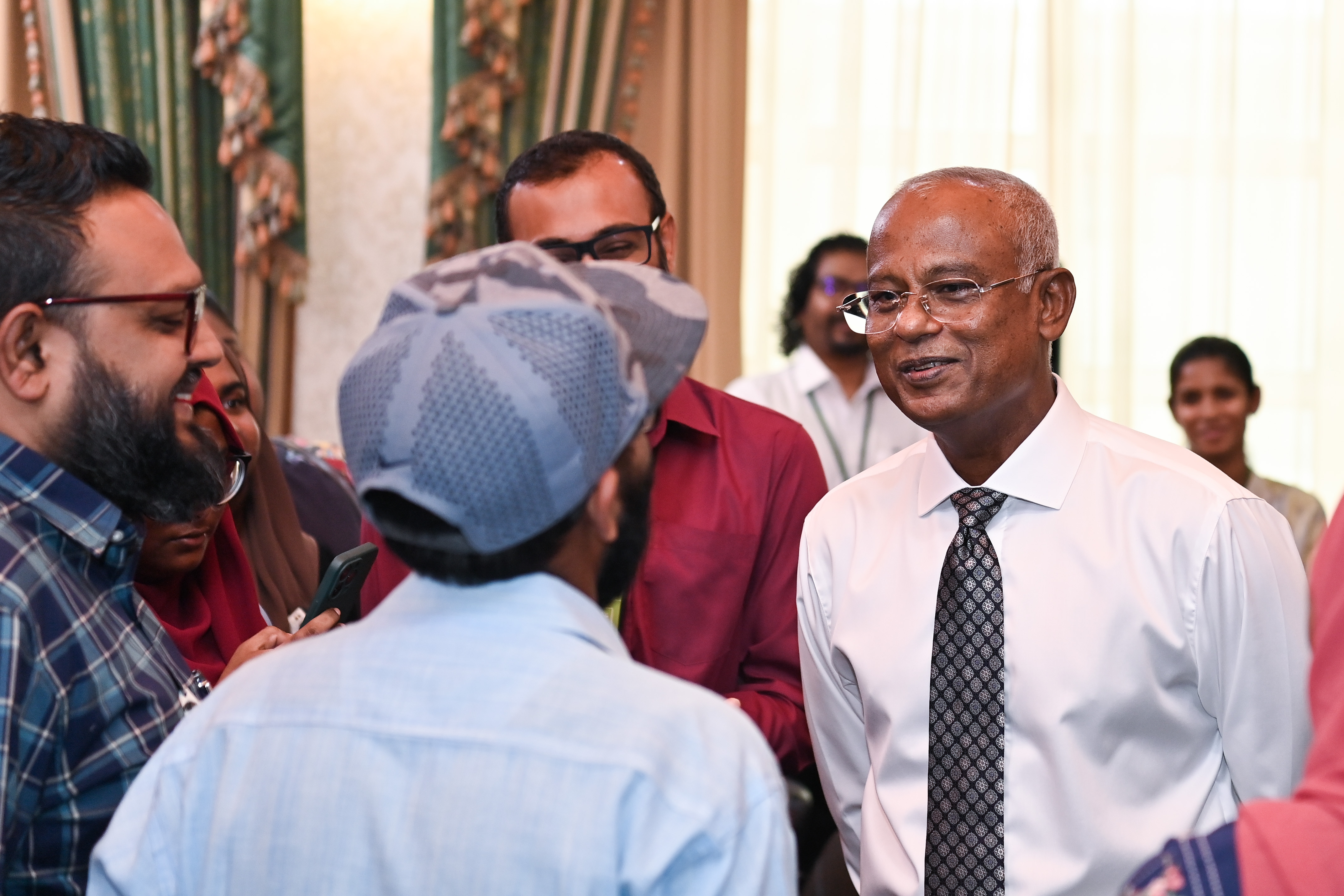 ރާއްޖެ ދޫކޮށް ދިރިއުޅުން ބަދަލު ކުރުމަކީ ކުރާނެ ކަމެއް ނޫން: ރައީސް