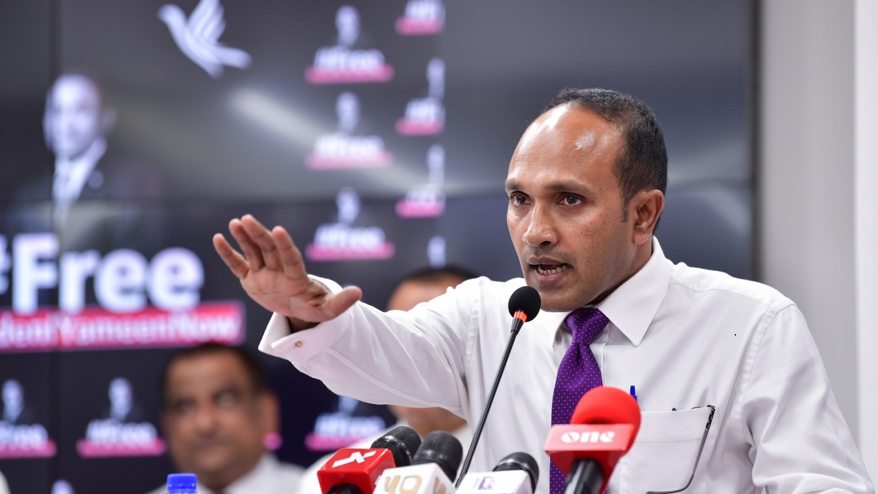 މިސަރުކާރުން ވަނީ ޤައުމުގެ މިނިވަންކަން ނީލަމުގައި ވިއްކާލާފައި - ޑރ. ޖަމީލް