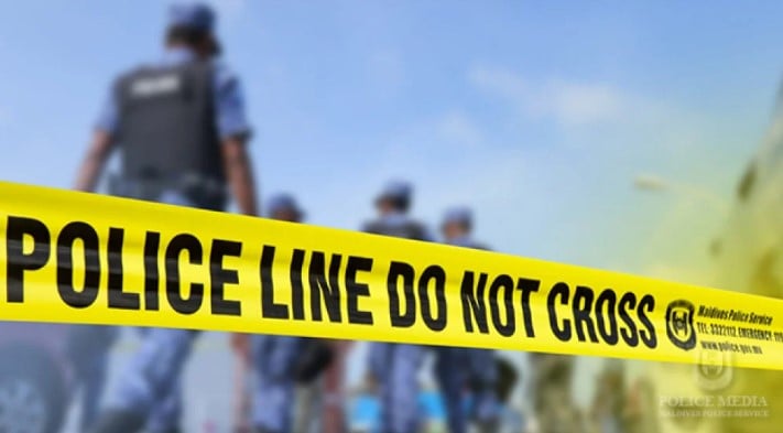 ބަނޑޭރިކޮށީގައި މަރުވެފައި އޮއްވާ ފެނުނީ 25 އަހަރަށް ޖަލަށް ލާފައި ހުއްޓާ މާފު ދިން މީހެއް