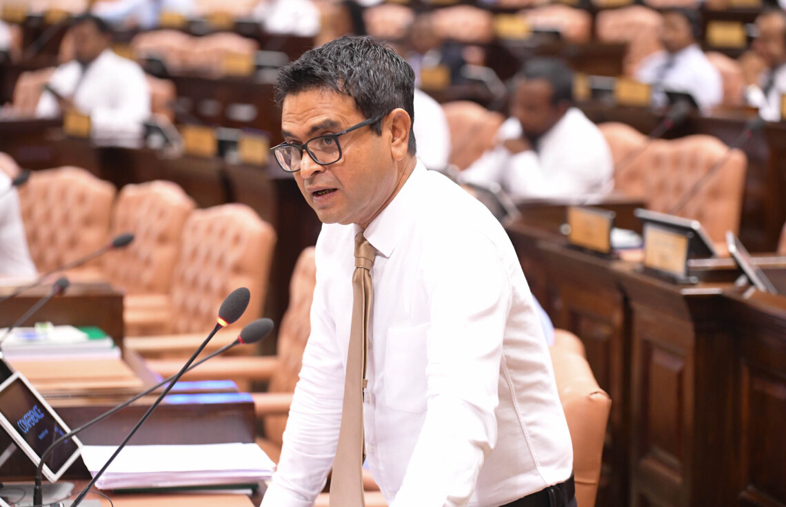 ވަޒީރުންނާ ސުވާލުކުރުމުގެ ގާނޫނު އުވާލަން ހުށަހަޅައިފި