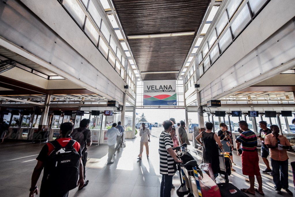 އެއަރޕޯޓުގައި ހިނގި އެކްސިޑެންޓެއްގައި 3 މީހަކަށް އަނިޔާވެއްޖެ