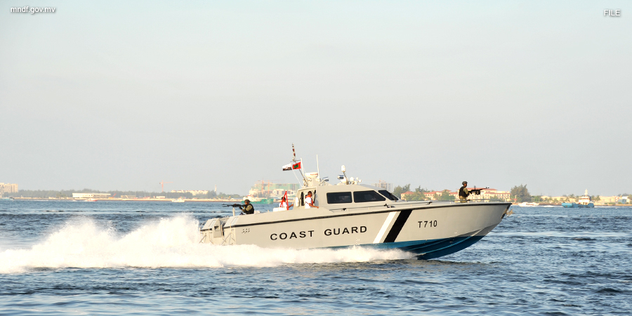 ކަނޑަށް ވެއްޓުނު މަސްވެރިއަކަށް މިޔަރެއް ހަމަލާދީ ޒަހަމްކޮށްލައިފި