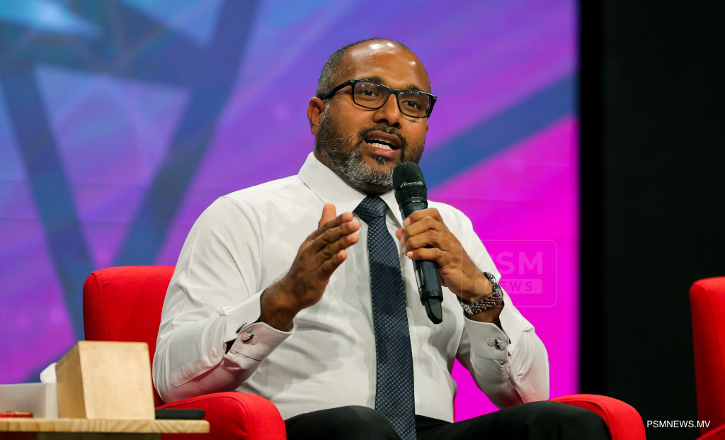 ގަތަރަށް މިނިސްޓަރ އިހުސާންގެ ތަޢުރީފް