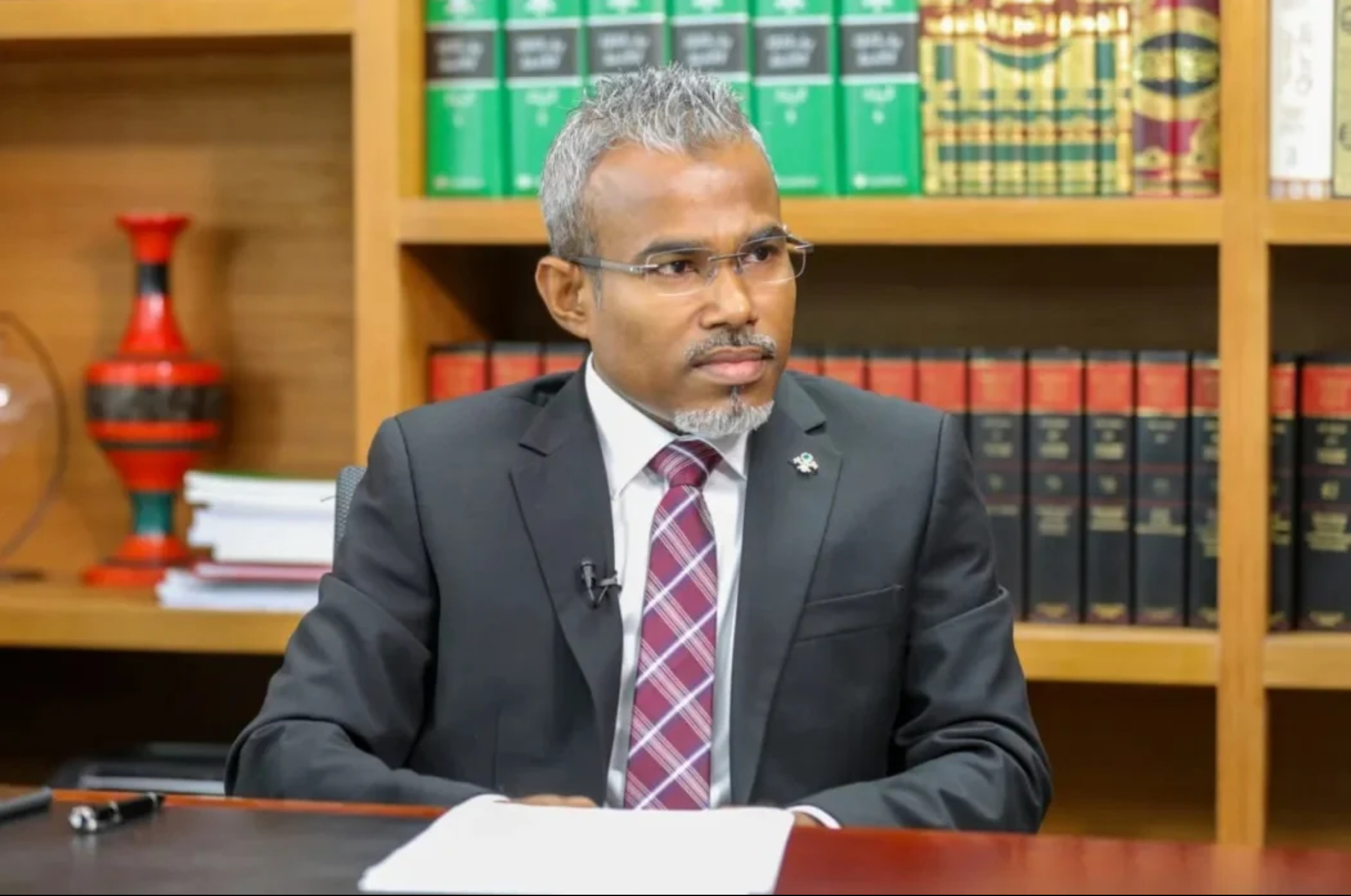 ރިފްޢަތުގެ ނޯކޮންފިޑެންސް މައްސަލާގައި ތްރީ ލައިން ރެޑް ވިޕެއް