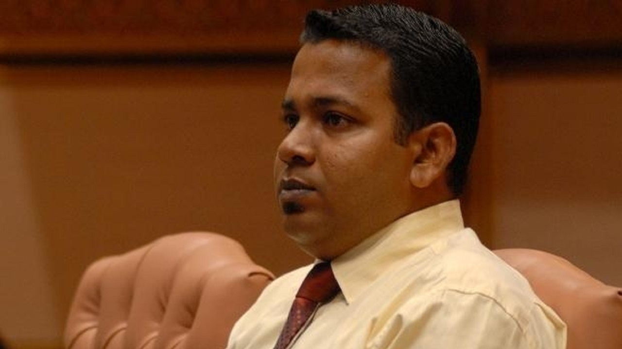 ކުރީގެ މެމްބަރު މެޓްރިކްސް މޯޑުގެ މައްޗަށް ދަޢުވާކުރަން ފޮނުވައިފި