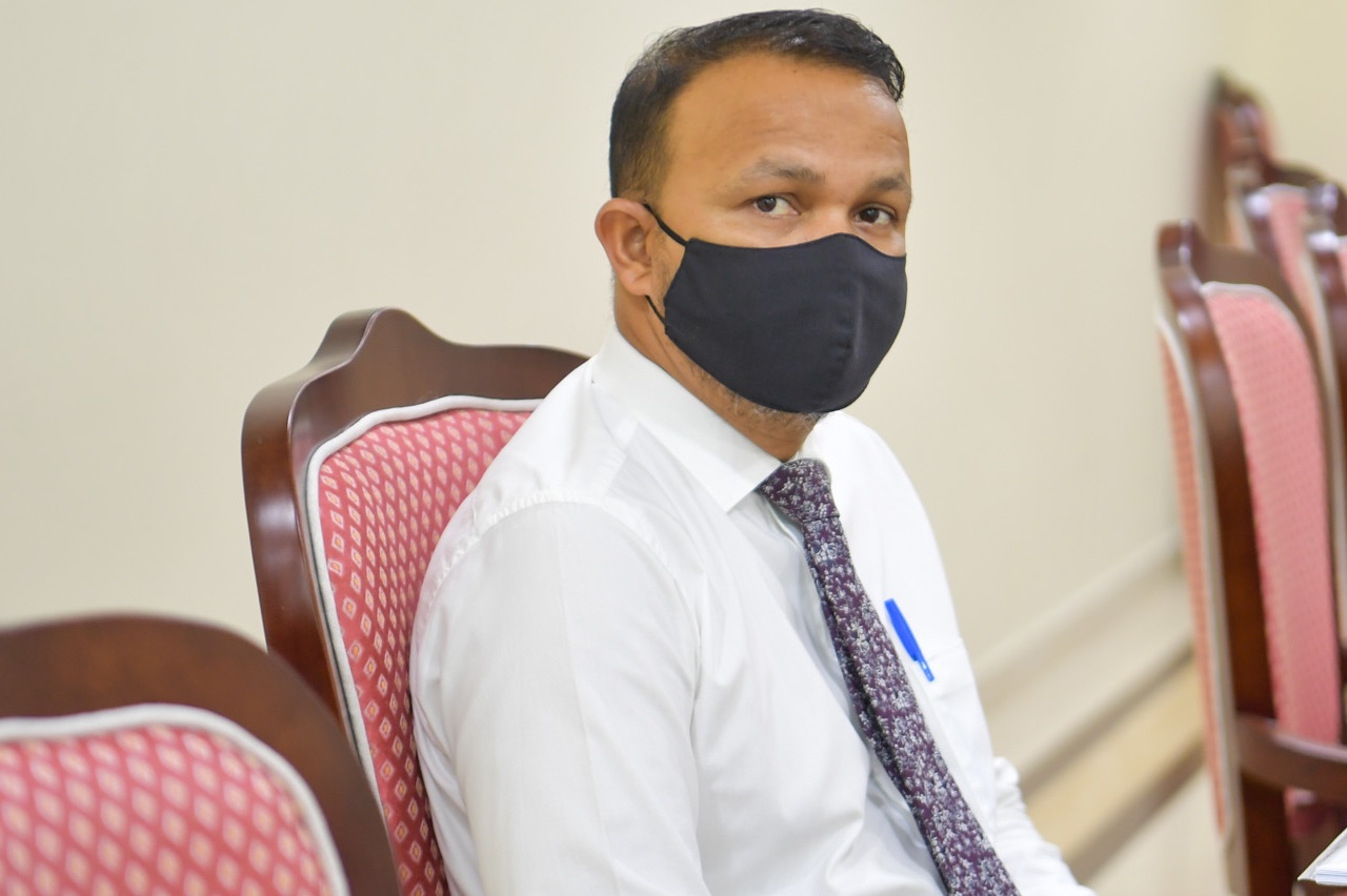 މަޖިލީހުގައި ވަކިގޮތަކަށް ޢަމަލުކުރުމަށް ޖޭޕީގެ ޕްރެޝަރެއް ނެތް - ޢަލީ ޙުސައިން