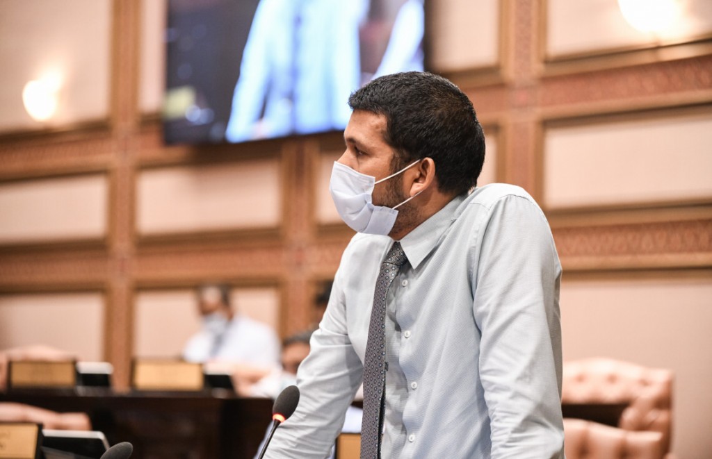 ފަޅުރަށްރަށް ކުއްޔަށް ދިނުމުގެ ޤާނޫނުގައި އަތޮޅު ކައުންސިލްގެ ނަންވެސް ނެތް - ވައްޑޭ