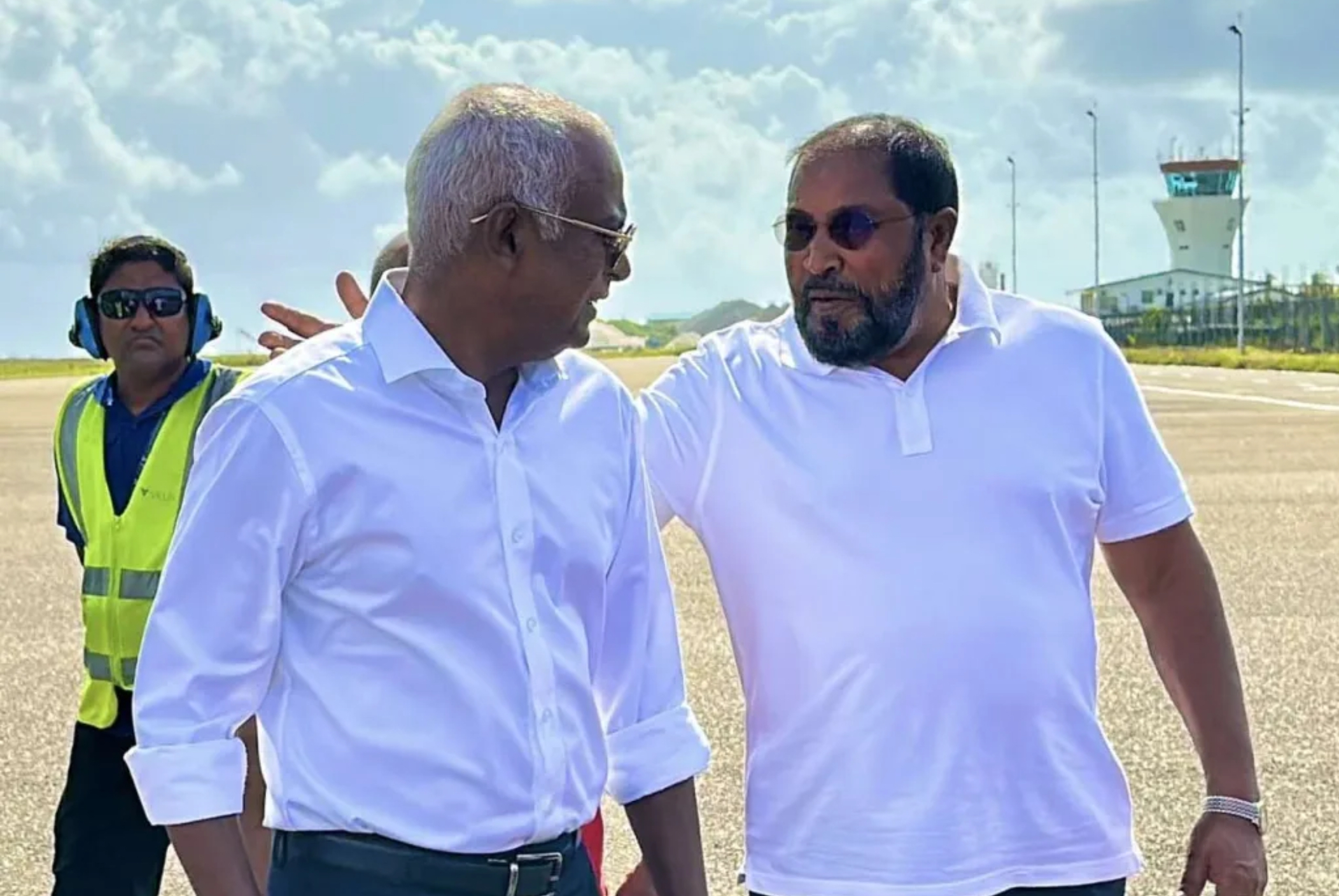 ޤާސިމާއެކު ދެދުވަހު މަޝްވަރާ ކުރެއްވުމަށްފަހު ރައީސް މާލެ ވަޑައިގެންފި