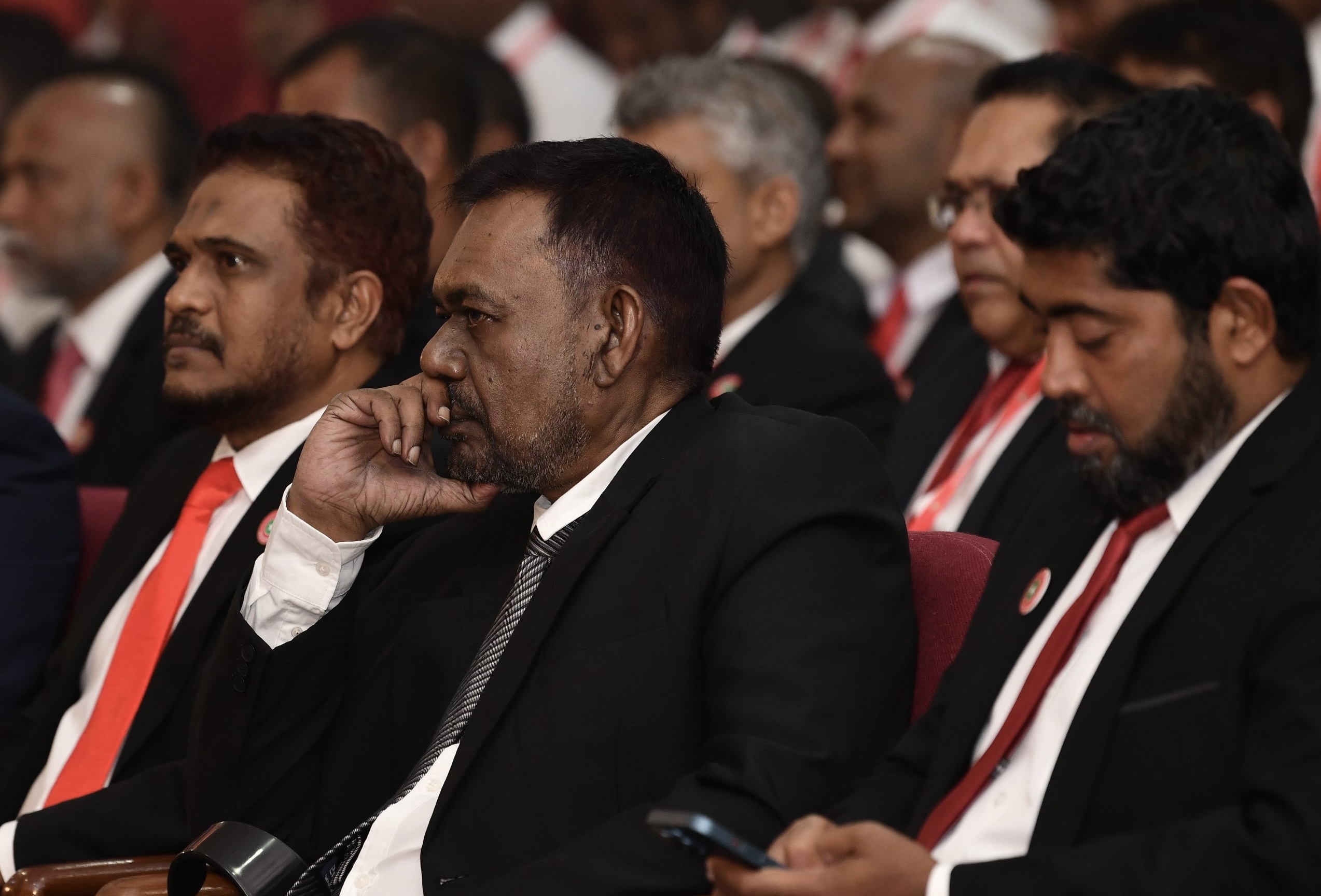 ސަރުކާރުން އުޅެނީ މަޖިލީހުގެ ބާރު ކަނޑުވާލައި، ރައްޔިތުންގެ މައްޗަށް ގަދަވެގަންނަން: އިބްރާ