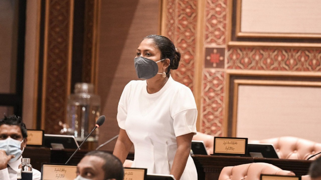 ރިސޯޓުތަކުގައި މުވައްޒަފުން ބަންދުކޮށްގެން ނުގެންގުޅެވޭނެ: ހިސާން