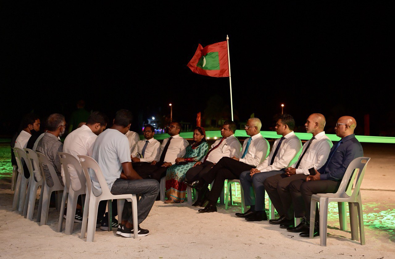 މަސްވެރިންނަށްް ހުރި ގޮންޖެހުންތައް ރައީސާ ޙިއްސާކޮށްފި