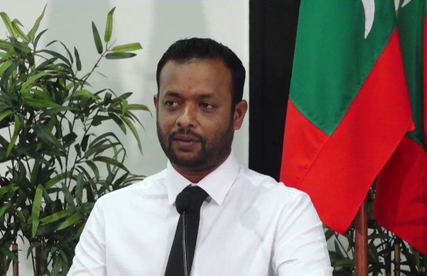 މިނިސްޓަރ ހަނދާންކޮށްދިނީ ވިލިމާލެ ދެ ކަނޑުއޮޅިން ދަތުތުުކުރުން މަނާކަމާ ލައިސަންސް ހިފަހައްޓާނެކަން