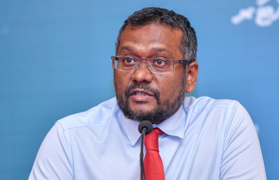 ބިލު ނުދެއްކުނަސް މިވަގުތު ޚިދުމަތް މެދުކަނޑާނުލުމަށް މިނިސްޓަރ ފައްޔާޒު ތާއީދު