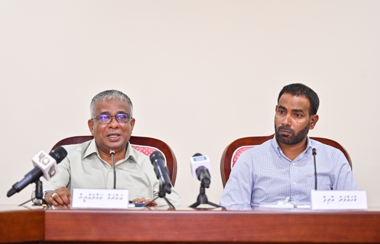 އަކްރަމާއި ފްލެޓް ކޮމެޓީގެ ކުރީގެ މެންބަރުންނަށް ކުރާ ދައުވާއަށް އިންކާރުކޮށްފި