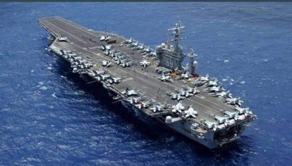 އެމެރިކާގެ ބިޔަ މަނަވަރު އަބްރަހަމް ލިންކަން މެދުއިރުމައްޗަށް މިސްރާބު ޖަހައިފި