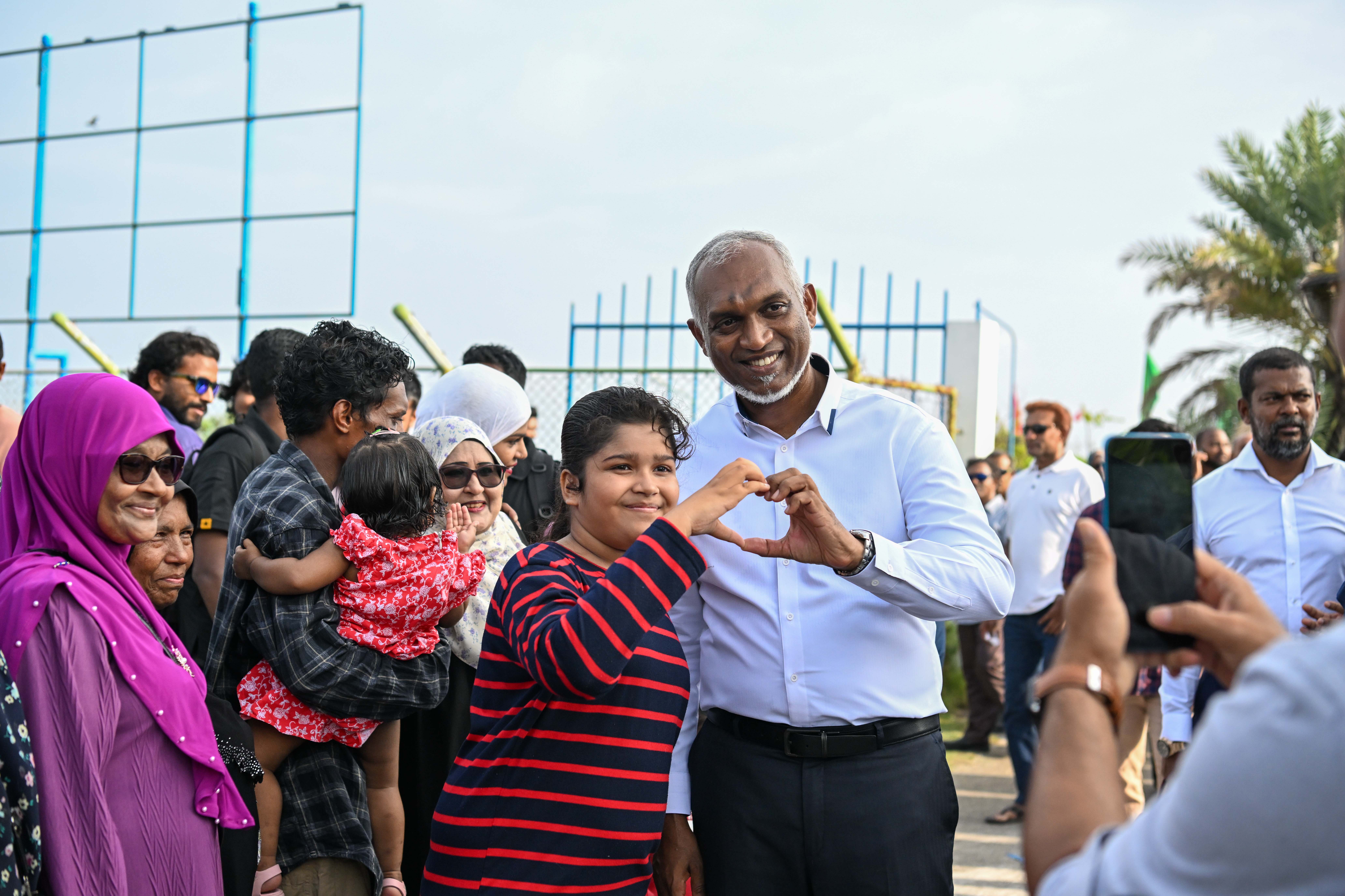 ރަސްމީ ދަތުރުފުޅެއްގައި ރައީސް ރ. އަދި ބ. އަތޮޅަށް ފުރާވަޑައިގެންފި