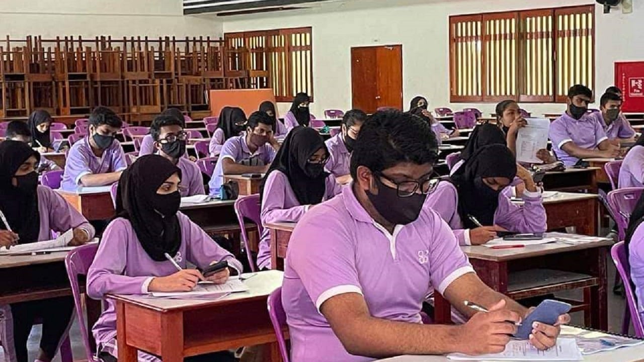 އޭލެވެލް އިމްތިހާން އިތުރަށް ކުރިއަށް ނުގެންދިއުމަށް ސަރުކާރުން ނިންމައިފި