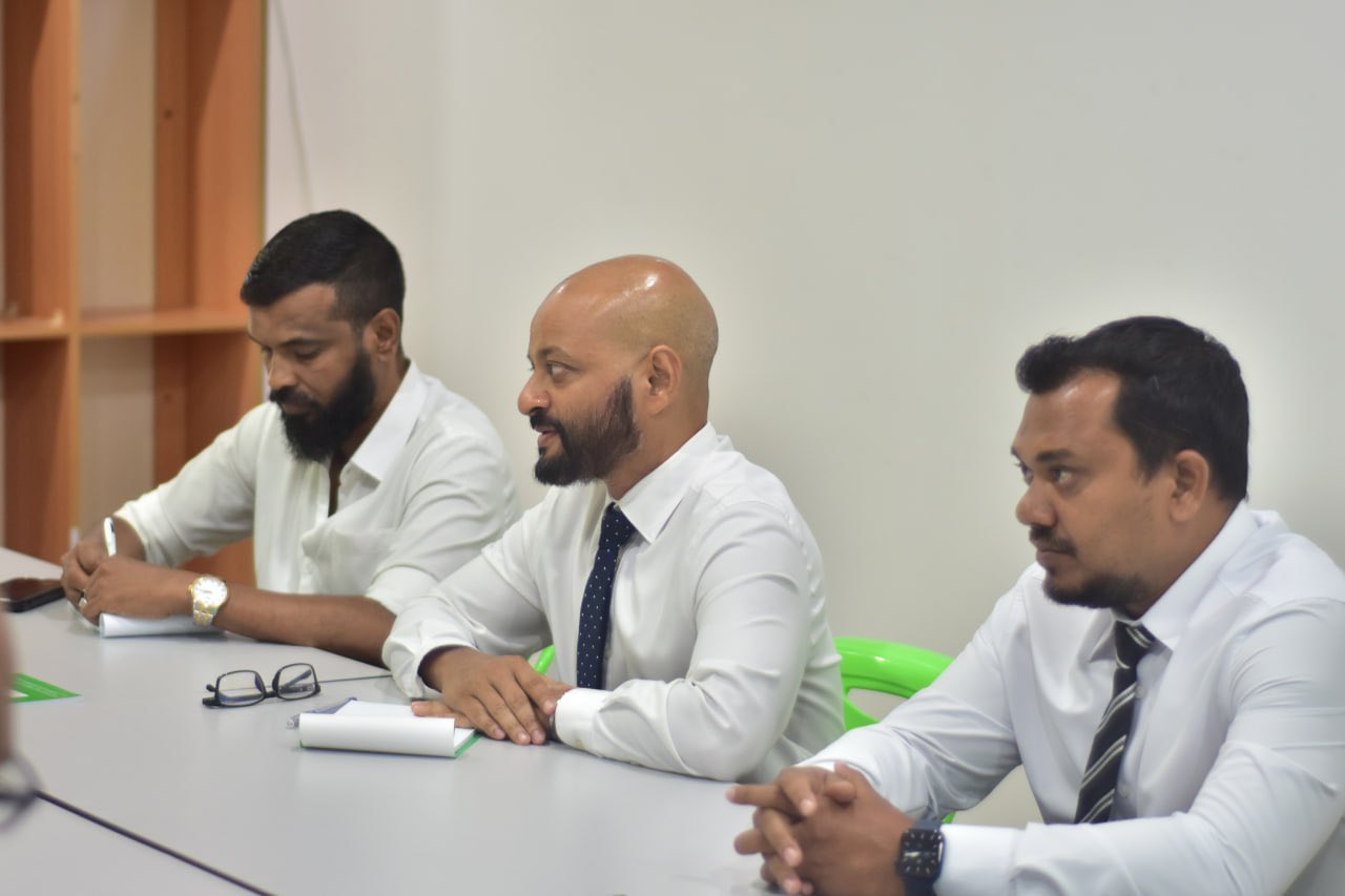 އެމްއާރުއެމުން އަދާލަތު ޕާޓީއާ ބައްދަލުކޮށްފި