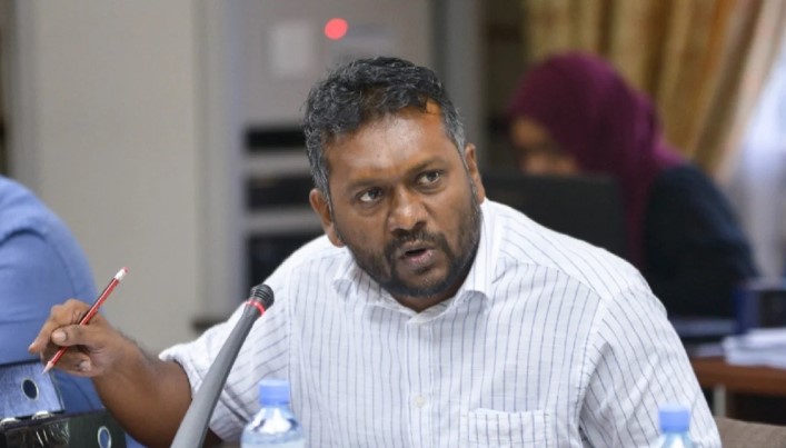 ބޭންކުގެ ނިންމުން ބަޣާވާތެއްގެ ގޮތުގައި ސިފަކުރުމަކީ ތާރީހުގައިވެސް އައި ލަދުވެތި ދުވަހެއް: ފައްޔާޒް