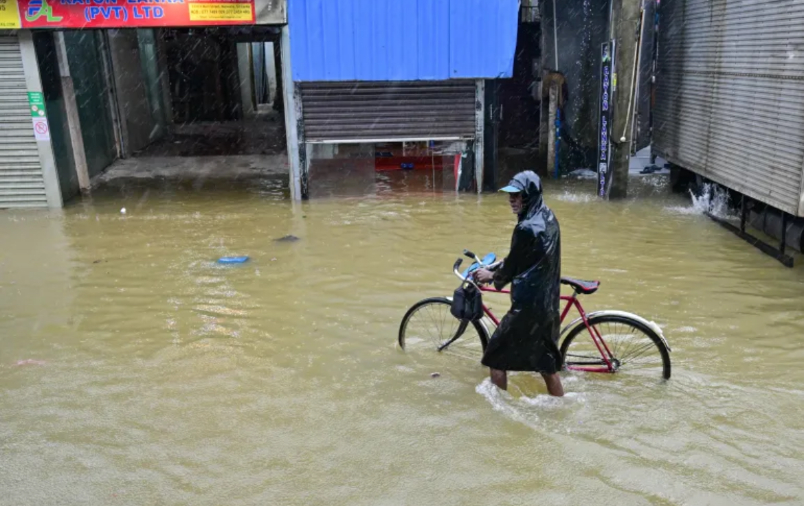 ލަންކާގެ ބިންގަނޑު ކަނޑައިގެންދިޔަ ސަރަހައްދުގައި ތިބި ދިވެހި އާއިލާއަކަށް އެހީތެރިކަން ފޯރުކޮށްދީފި