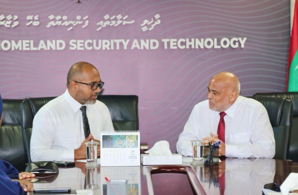 މަސައްކަތްތެރިންގެ ހައްޤުތައް ހިމާޔަތް ކުރުމާ ގުޅޭ މަޝްވަރާތަކެއް ކުރިއަށް ގެންގޮސްފި