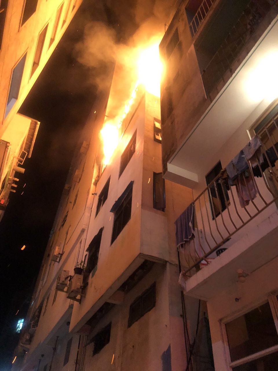 މާލޭގެ ގެއެއްގައި ރޯވެ ނުރައްކާތެރި އަލިފާނުގެ ހާދިސާއެއް