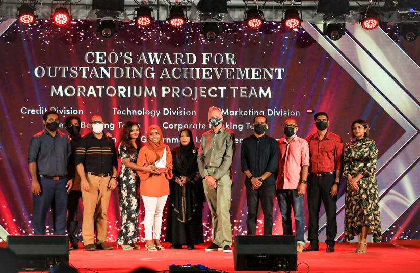 ބީއެމްއެލް ސްޓާފް އެވޯޑްސް: އެންމެ ރަނގަޅަށް މަސައްކަތްކުރި މުވައްޒަފުންގެ އަގު ވަޒަންކޮށްފި