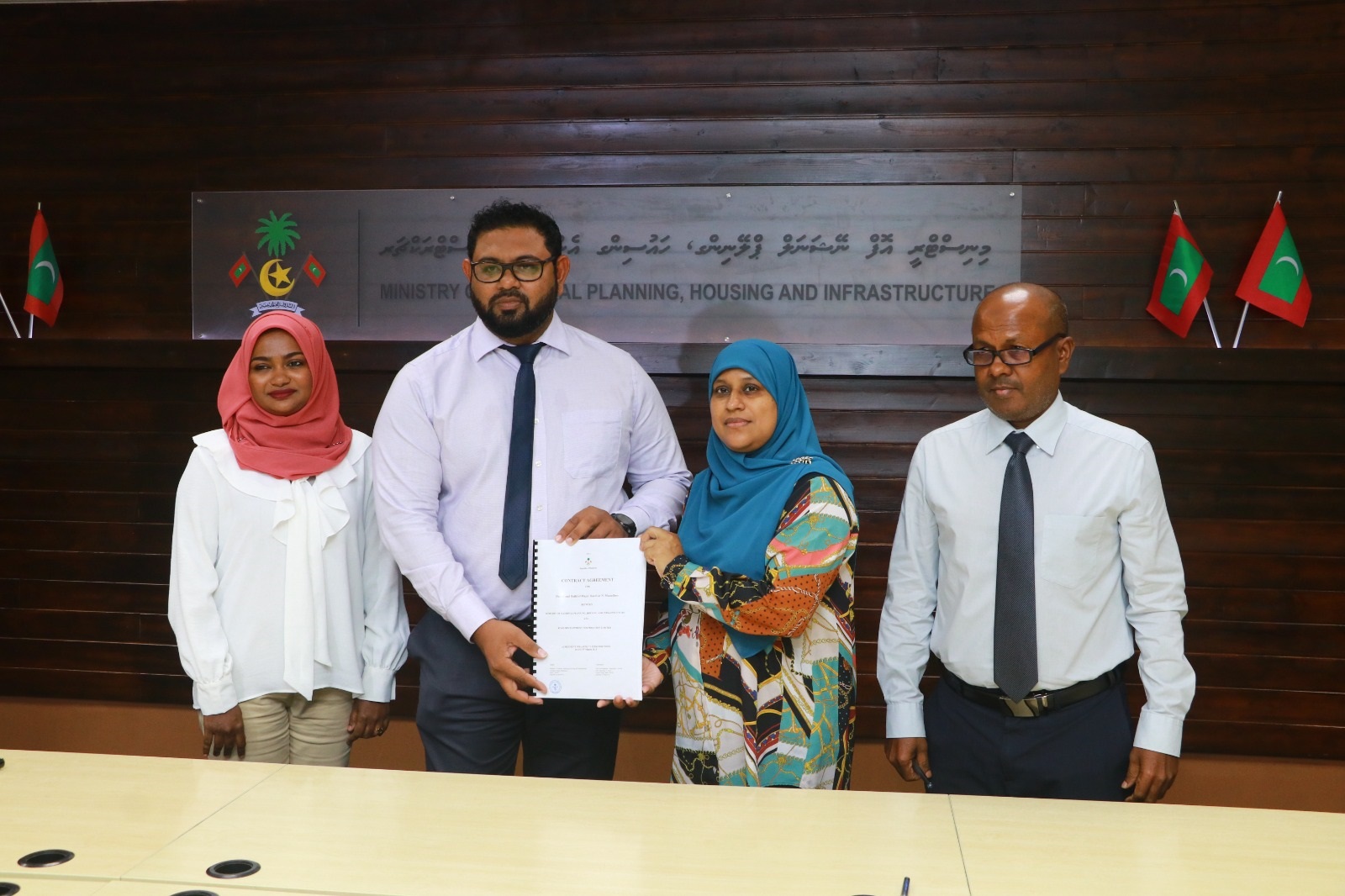 މަނަދޫ މަގުތަކުގައި ތާރުއެޅުމުގެ މަސައްކަތް އާރްޑީސީއަށް