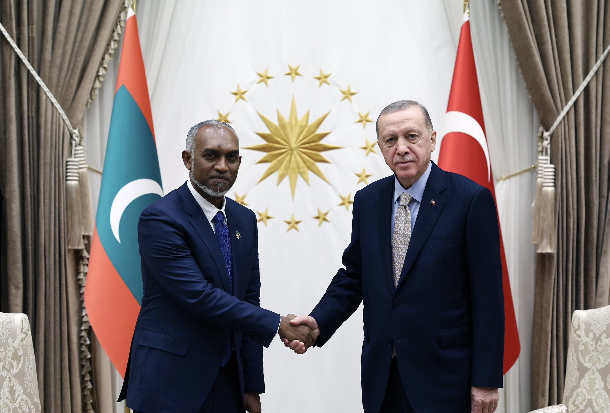 ރައީސް ޑރ. މުއިއްޒު ތުރުކީ ވިލާތުގެ ރައީސާއި ބައްދަލުކުރައްވައިފި