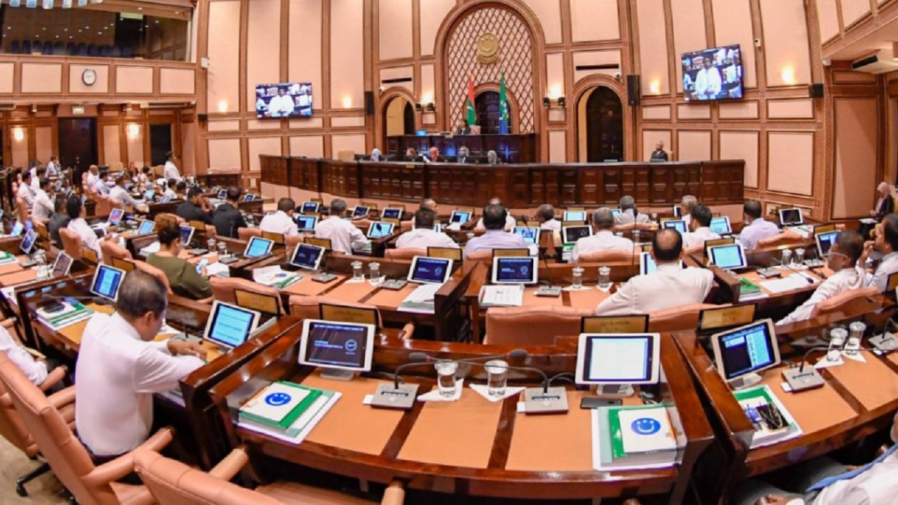 ދިފާޢީ ވުޒާރާގެ މަސައްކަތްތަކަށް ގެނައި ބަދަލުގެ މައްސަލަ ކޮމިޓީއަށް