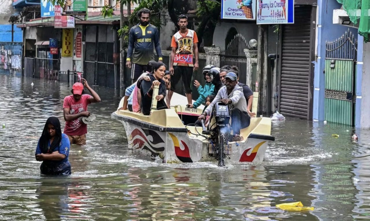 37 މީޑިއާ ގުޅިގެން ކުރިއަށް ގެންދިޔަ ސިލޯނާއެކު ދިވެހީން ޓެލެތޯނަށް ޖުމްލަ 12 މިލިއަން ރުފިޔާ