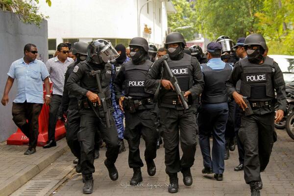 ހަތިޔާރު ހޯދުމާއި ގެންގުޅުމާއި ބޭނުންކުރުމުގެ ޤަވާއިދަށް އަމަލުކުރަން ފަށައިފި