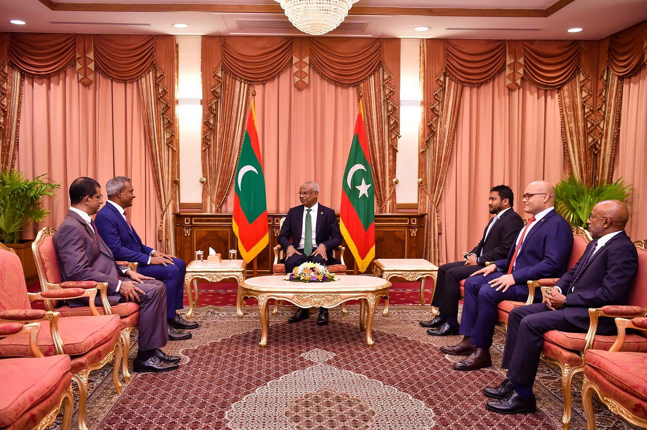 އިންޑިއާއަށާއި، މެލޭޝިޔާއަށް ކަނޑައެޅި ސަފީރުންނަށް ފަތްކޮޅު ދެއްވައިފި