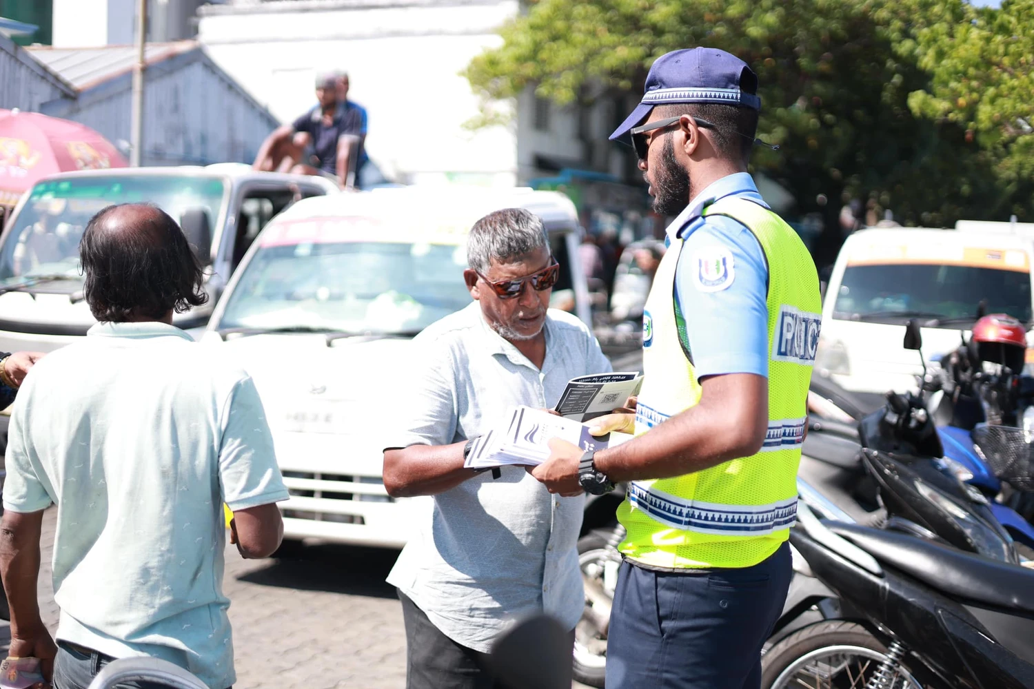 މާލޭގެ މަގުތަކުގައި ދިވެހި ފުލުހުންގެ ހިދުމަތުން ހާއްސަ އޮޕަރޭޝަނެއް ފަށައިފި