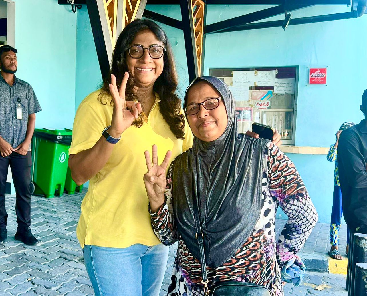 މުޢިއްޒަކީ ބޯވައެއްހެން ކުލަ ބަދަލުކުރައްވާ ބޭފުޅެއް: މާރިޔާ