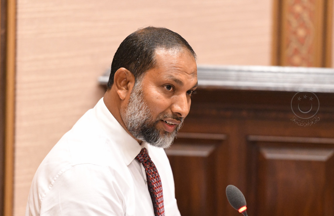 އަދާލަތުގައި ޓެރަރިސްޓުންނަށް ހިތްވަރުދޭ މެމްބަރެއް ނުހުންނާނެ; އެފަދަމީހުން ވަގުތުން ވަކިކުރާނަން: އިމްރާން