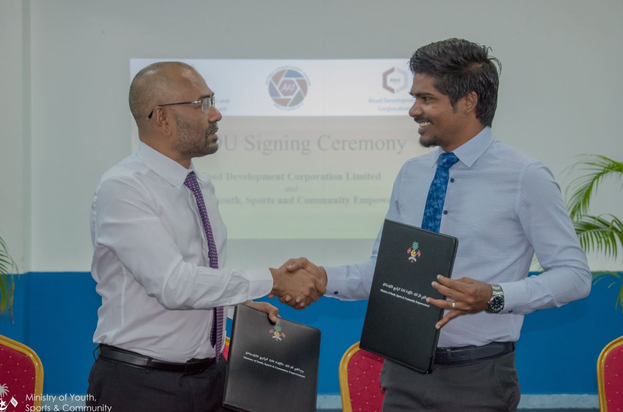 ޒުވާނުން ބިނާކުރުމަށް ޔޫތު މިނިސްޓްރީން އާރުޑީސީއާއެކު އެޕްރެންޓިސްޝިޕް ޕްރޮގްރާމެއް!