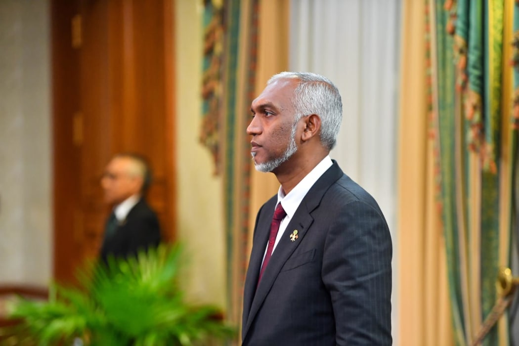 ދައުލަތަށް ޚިދުމަތް ކުރުމުގެ އިނާމު 138 ބޭފުޅަކަށް