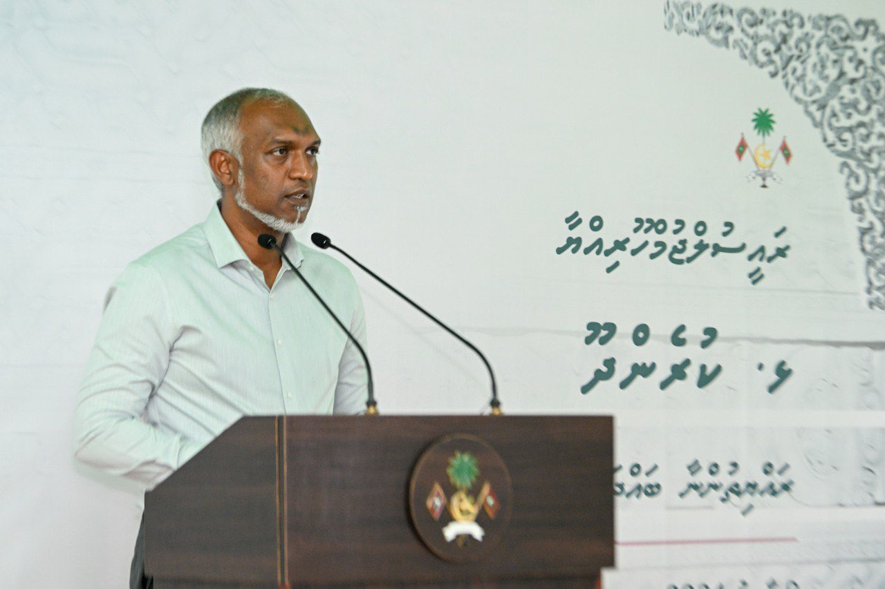 ސޯޝަލް މީޑިއާގައި ޚިޔާލުފާޅުކޮށްގެން މުވައްޒަފުންނަށް ފިޔަވަޅު ނާޅާނަން: ރައީސް