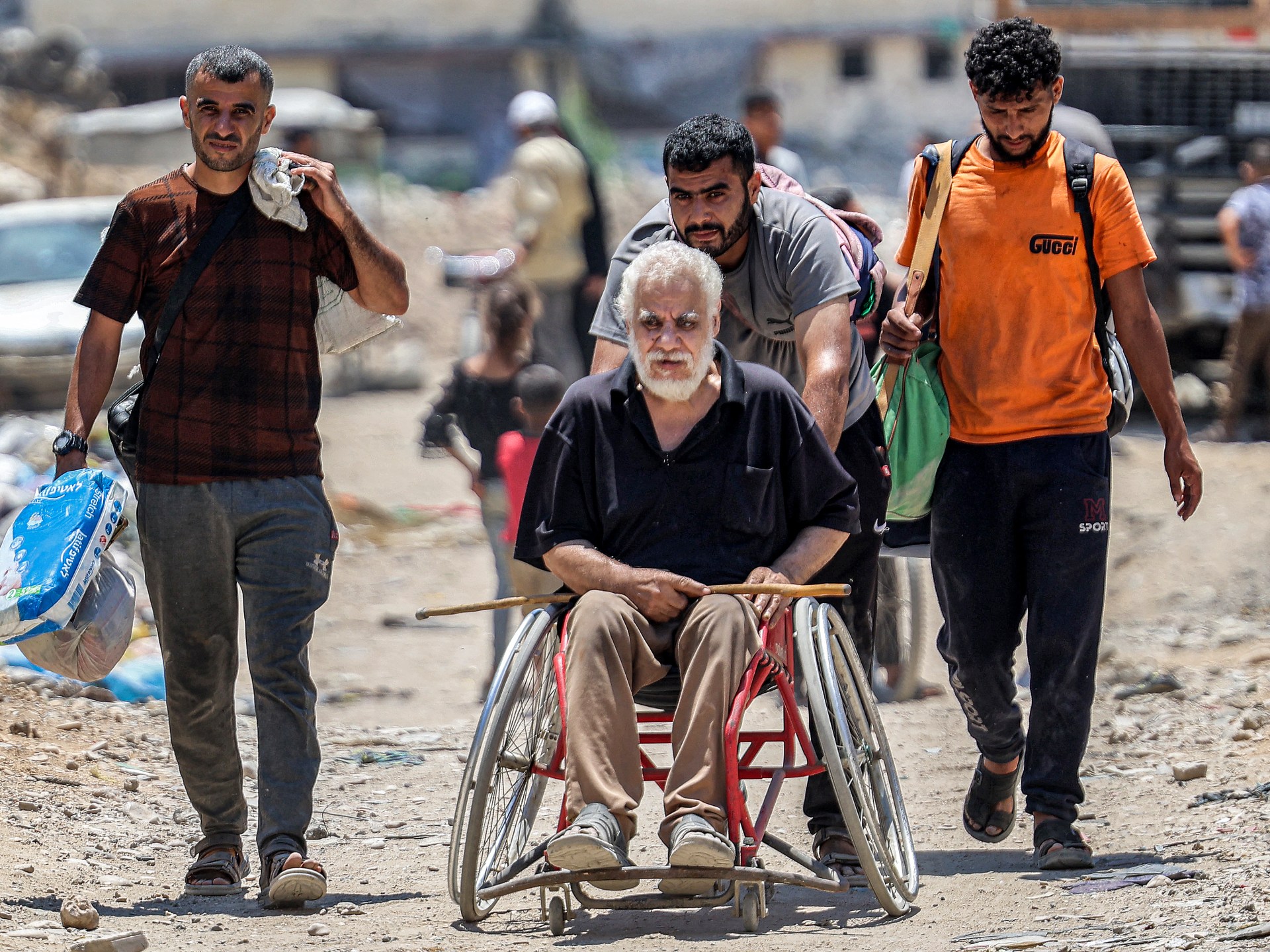 އިސްރާއީލުގެ ޓޭންކްތަކުން ޣައްޒާގެ ޝުޖާޔާގެ ގެތައް ވަށާލައިފި