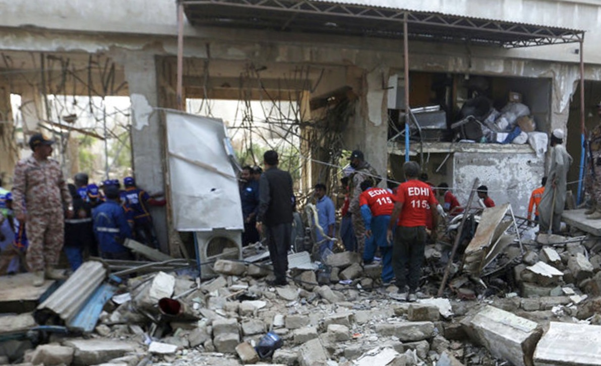 ޕާކިސްތާނުގައި ބާރުގަދަ އެއްޗެއް ގޮވައި 15 މީހުން މަރުވެއްޖެ