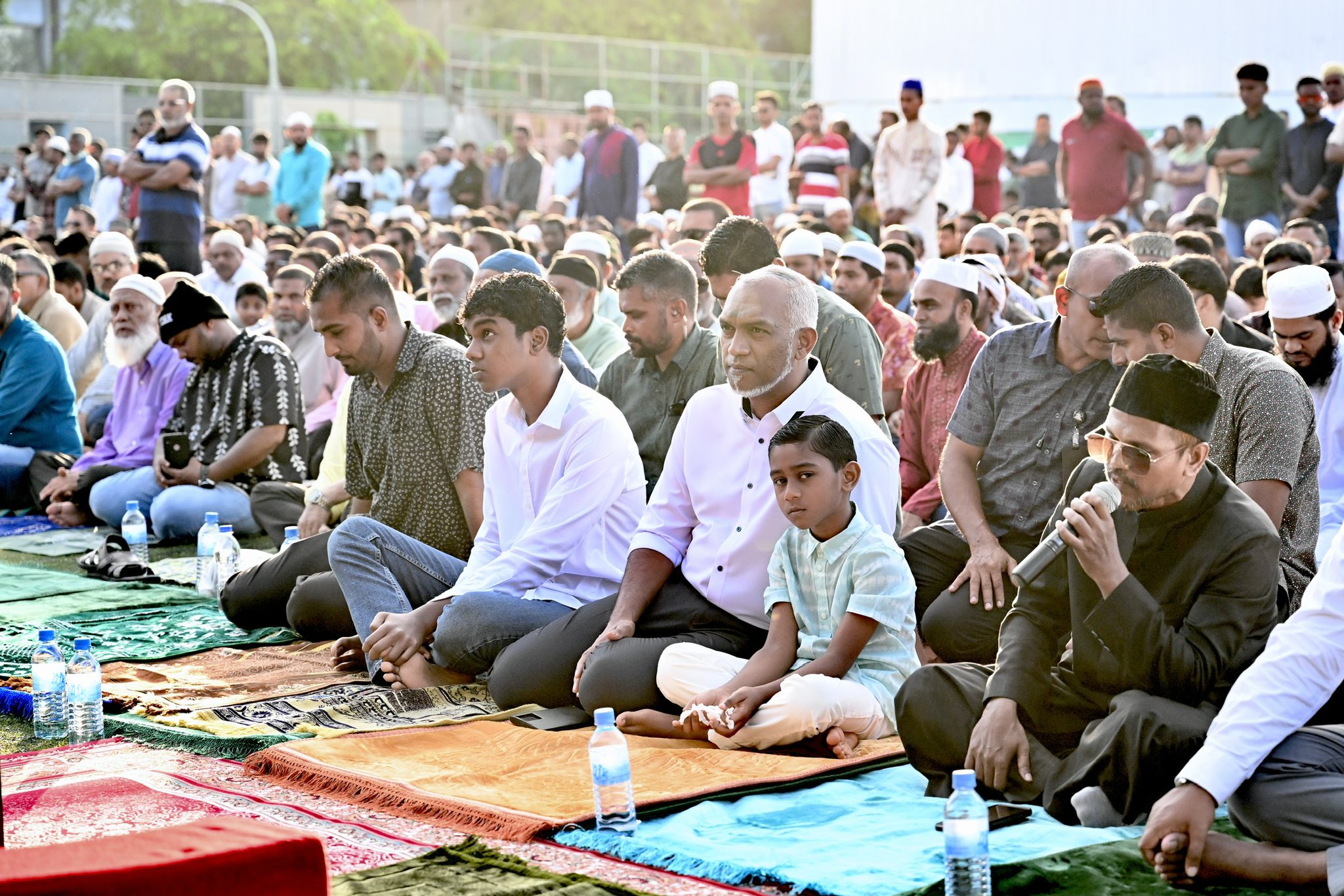 ބޮޑު ޖަމާއަތުގައި ކުރި އީދު ނަމާދުގައި ރައީސް މުއިއްޒު ބައިވެރިވެވަޑައިގެންފި