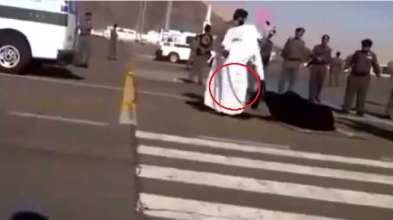 ދަރިފުޅުގެ ގާތިލު ކަނޑިދަށުގައި ވަނިކޮށް، ﷲ އަށްޓަކައި މައާފުކޮށްފި