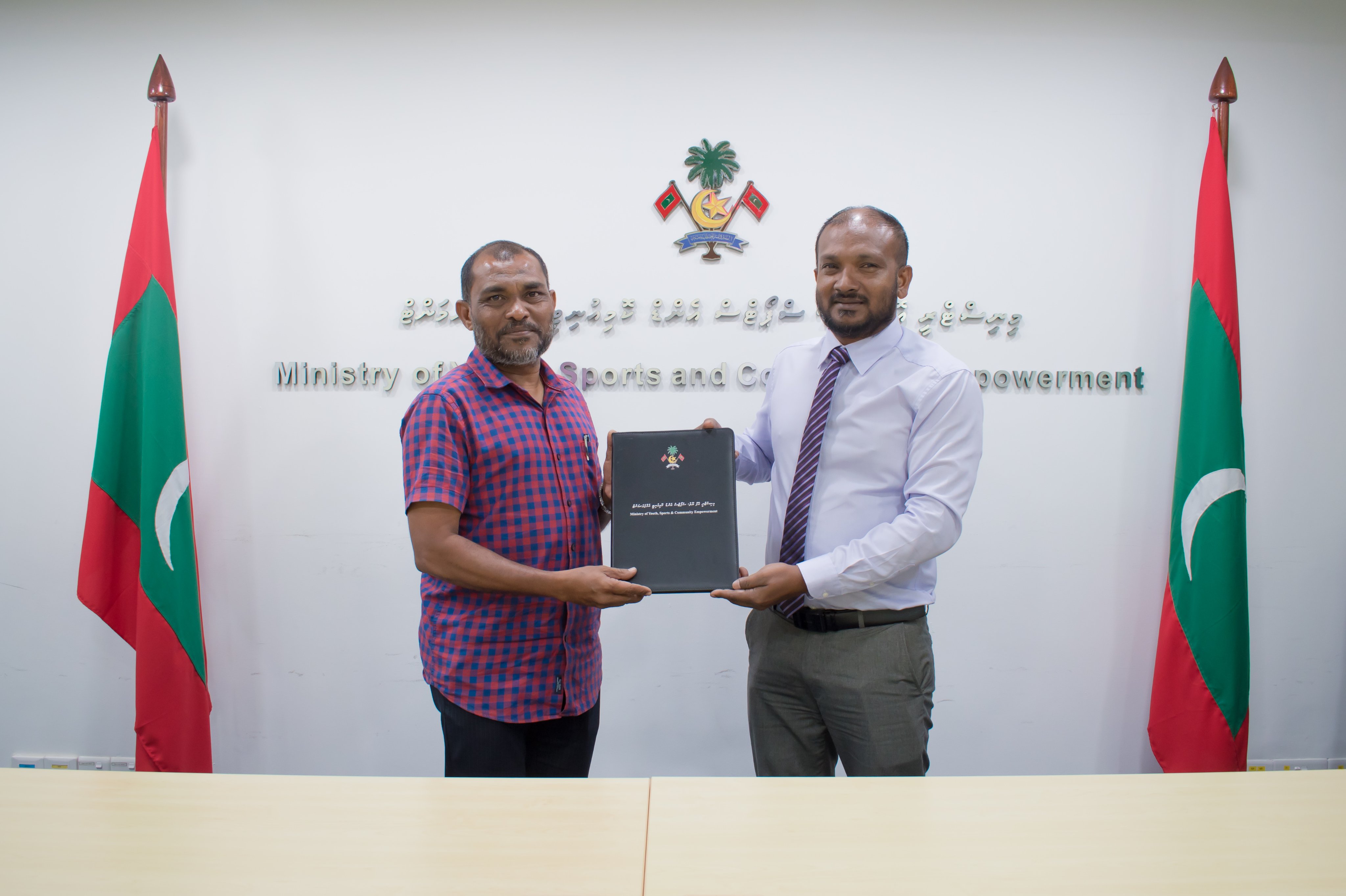 4 ރަށެއްގައި ފްލޯޓިންގ ސްވިމިންގ ޕްލެޓްފޯމް ޤާއިމްކުރުމުގެ މަސައްކަތް ޙަވާލުކޮށްފި