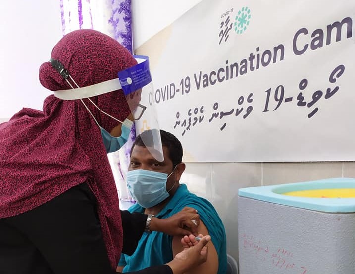 Covid-19 vaccination held by Naalaafushi Health Center. Photo: Social Media.