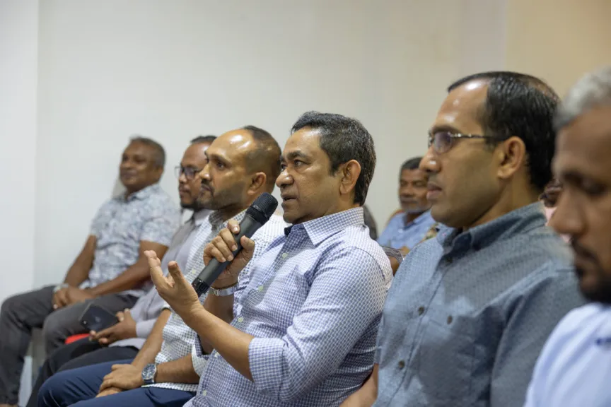 ރައީސް މުޢިއްޒު ހުންނެވީ އިންޑިއާއަށް ކޮމްޕްރޮމައިޒް ވެފައި: ޔާމީން