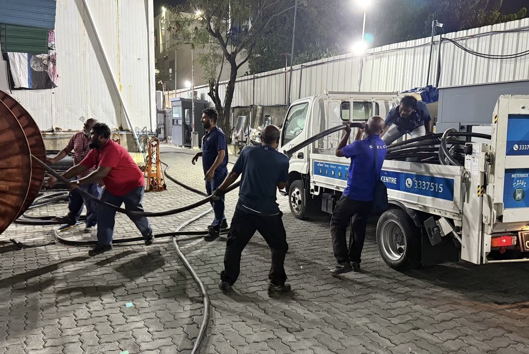 ޓެކްނިކަލް މައްސަލައެއް ދިމާވެ މުޅި މާލެއިން ކަރަންޓް ކެނޑިއްޖެ