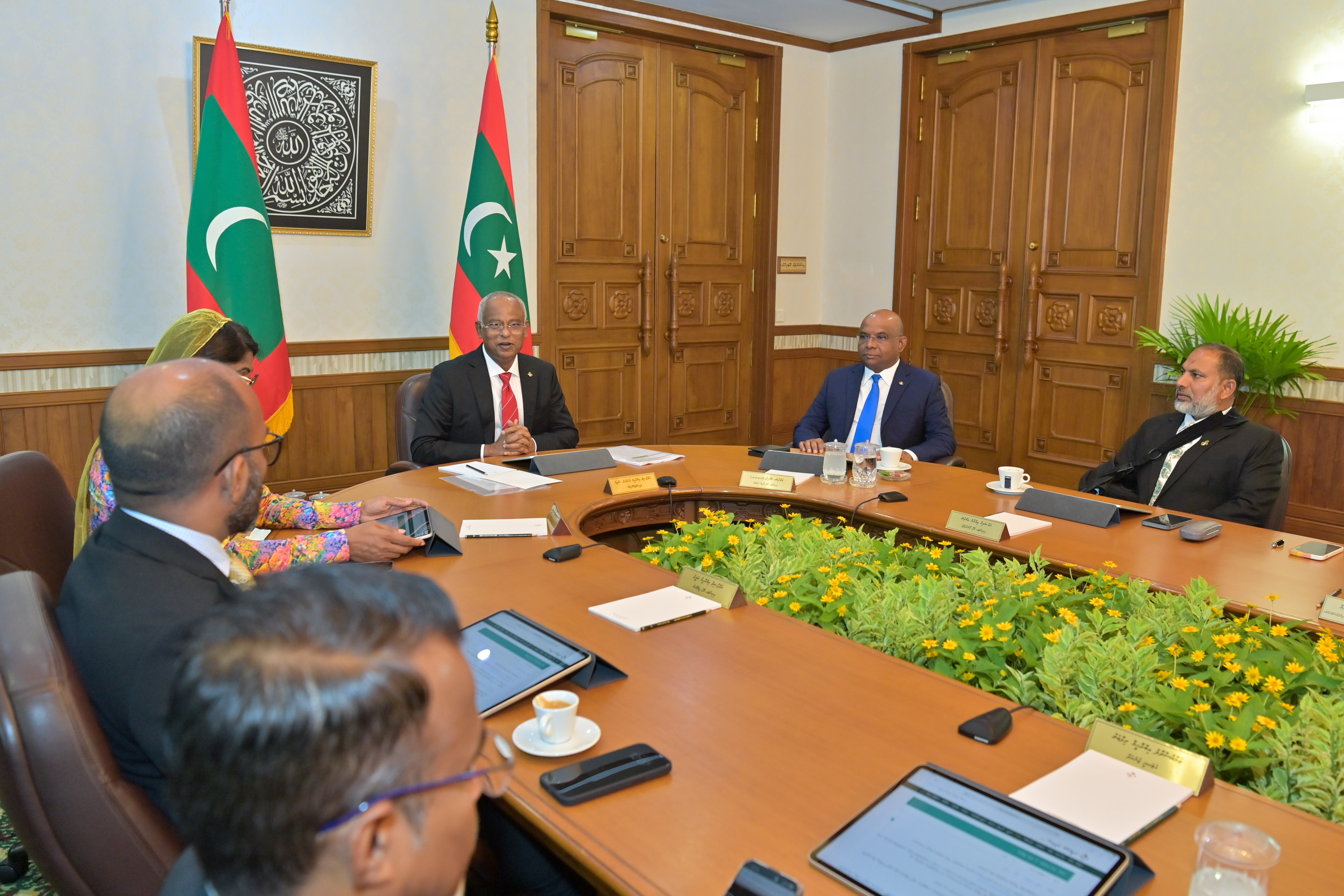 ކުރީ ސަރުކާރުން ބަދަލުގެ ގޮތުގައި 225 މިލިއަނަށްވުރެ ގިނަ ރުފިޔާއާއި 1 ބިލިއަންގެ ހަރުމުދާ